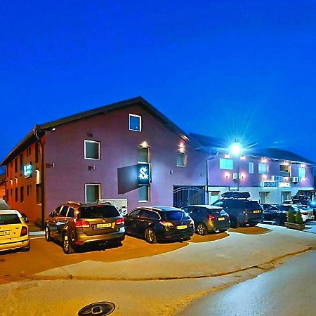 Hotel Simke Garni Subotica Exterior foto
