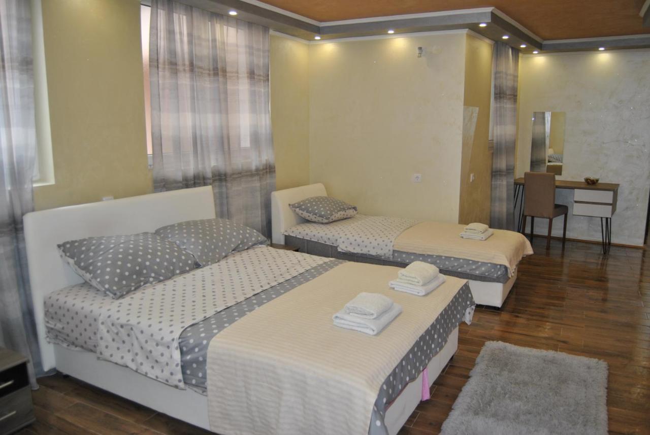 Hotel Simke Garni Subotica Exterior foto