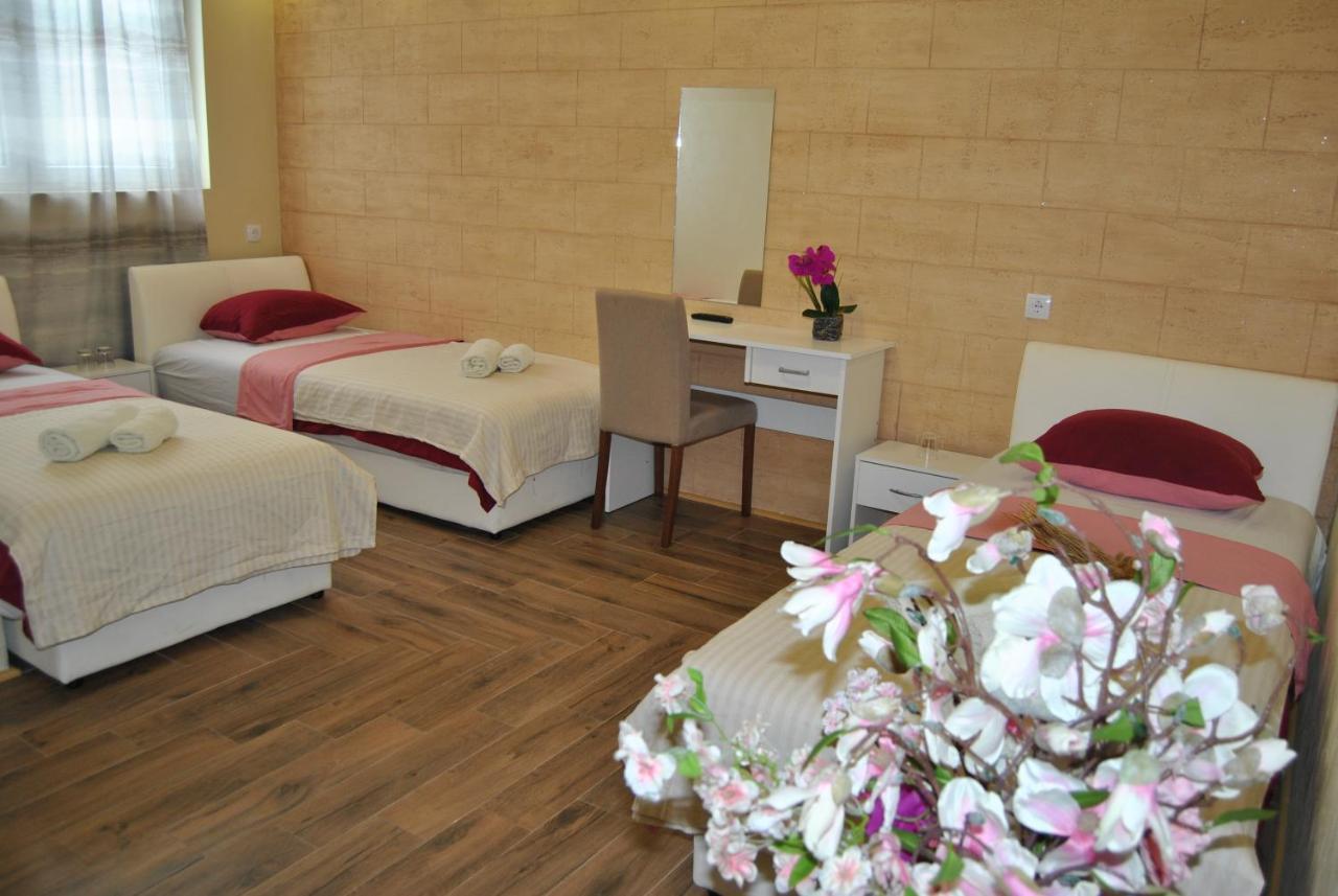 Hotel Simke Garni Subotica Exterior foto
