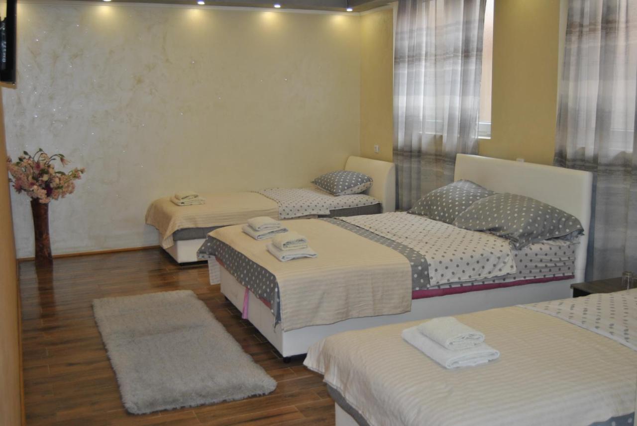 Hotel Simke Garni Subotica Exterior foto