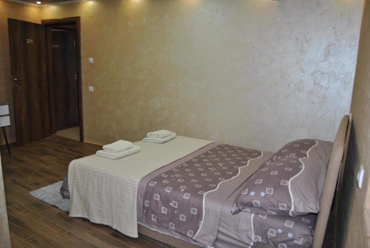 Hotel Simke Garni Subotica Exterior foto