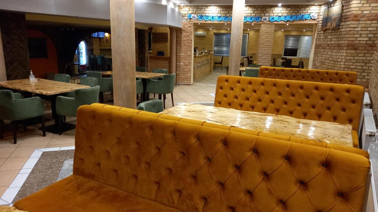 Hotel Simke Garni Subotica Exterior foto