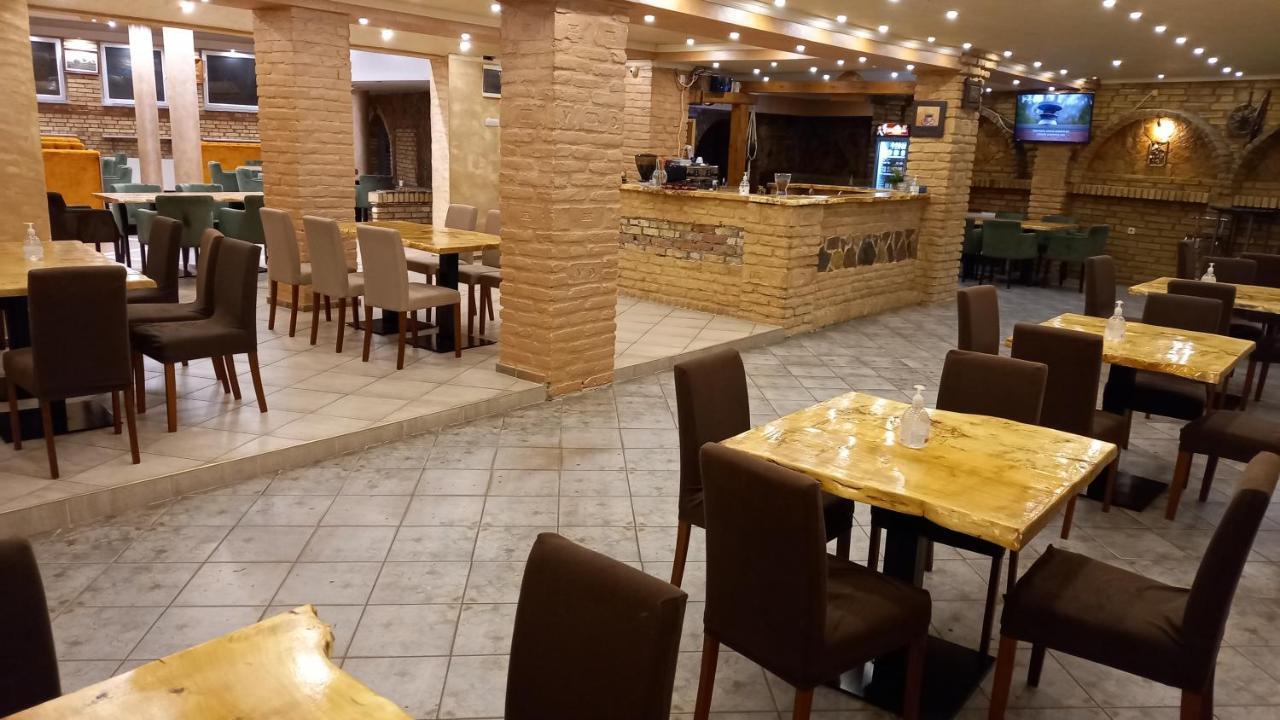 Hotel Simke Garni Subotica Exterior foto