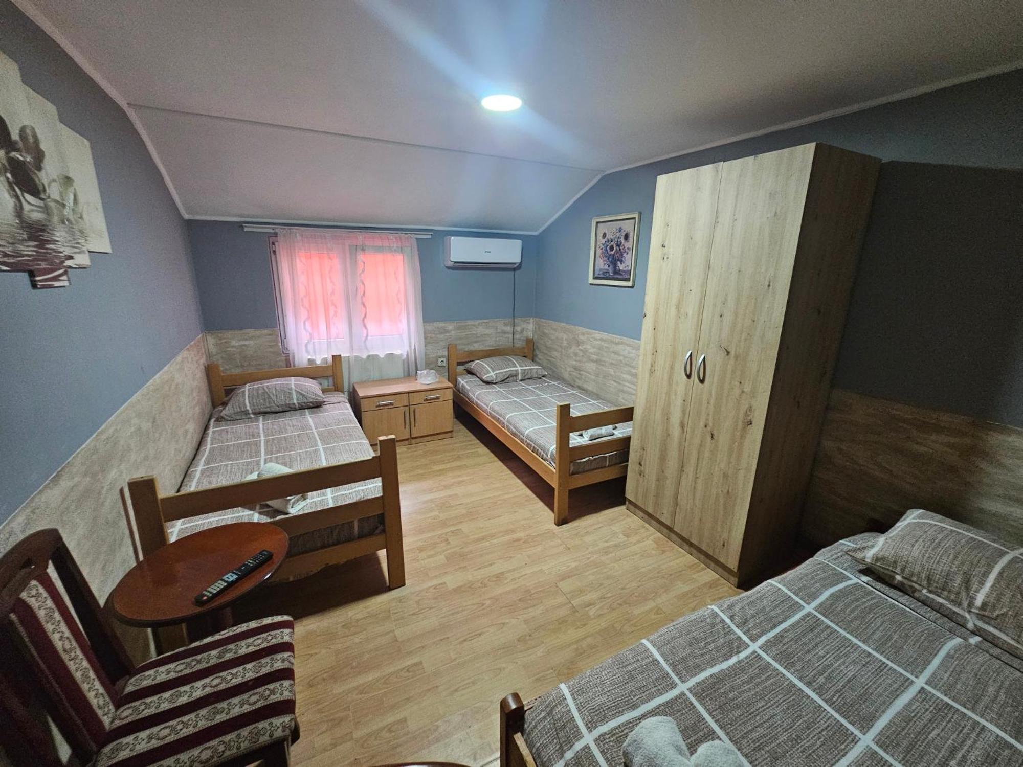 Hotel Simke Garni Subotica Exterior foto